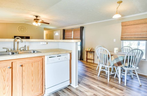 Supply House | Supply Cottage w/Deck < 2 Mi to the Beach!