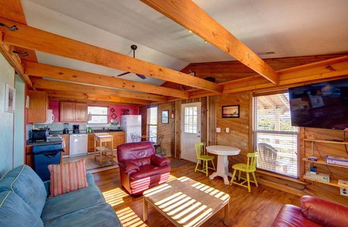 Avon House | Surf Chalet w/hot tub and kayaks