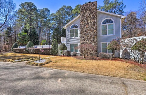 Suwanee House | Suwanee House w/Pool & Game Room!