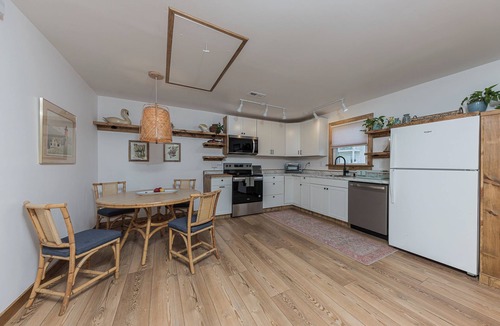 Swansboro House | Swansboro. Gateway to Emerald Isle Pet-Friendly Family Compound