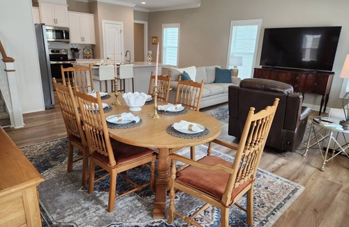 Morehead City House | Sweet Caroline coastal home Beaufort NC BeauCoast flexChkIn/Out poss Master Main