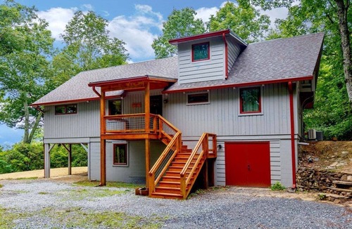 Pisgah Forest House | Sweet Refrain in Pisgah Forest with VIEW
