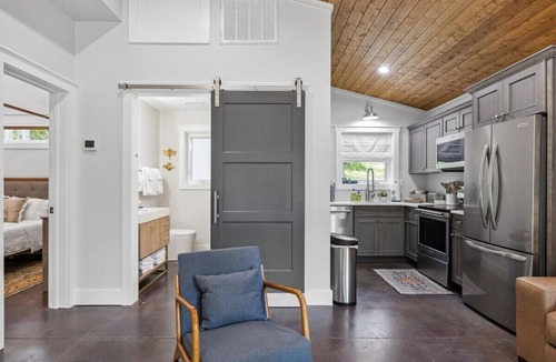 Wildwood House | Sycamore Grove | 2 Luxury Villas w/lagoon +hot tub