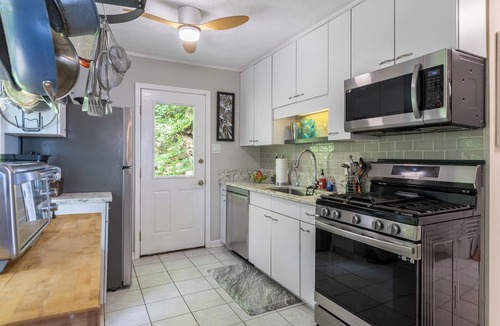 Fairview House | TA-DA! Private & Peaceful Mountain Home Just Minutes from Downtown Asheville