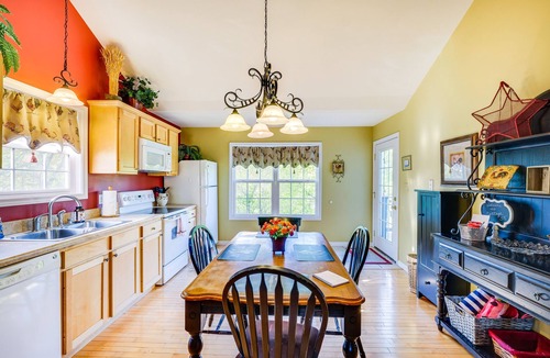 Taylorsville Cottage | Taylorsville Cottage w/Hot Tub & Lake Access!