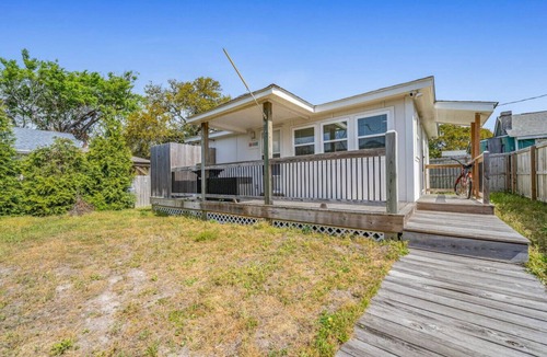 Morehead City House | Teaches Hideaway| Golf Cart~Downtown Beaufort~2BR