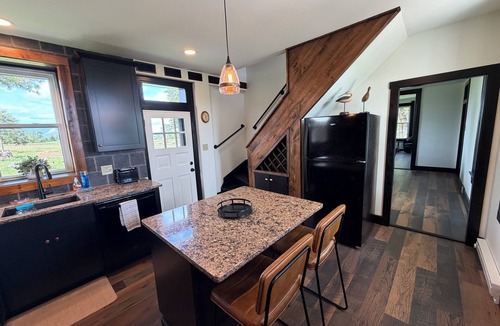 Martinsburg Other | Terrific restored modern farmhouse on 75 acre preserve near Shepherdstown.