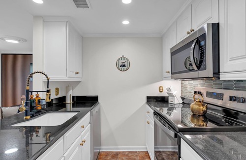 Daphne Condo | The 19th Hole Hideaway/Golf Course Views/Newly Renovated
