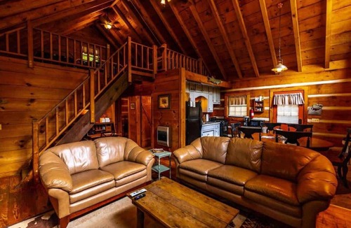 Copperhill Cabin | The Angler | Dog-Friendly Log Cabin, Hot Tub, Pond