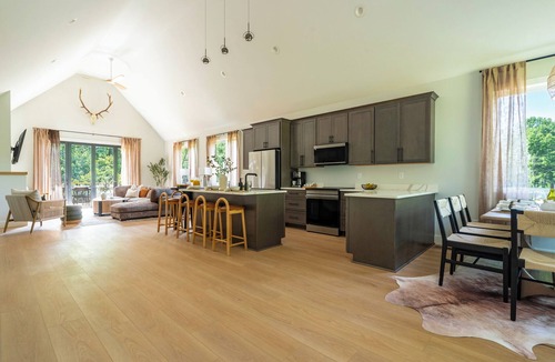 Arden House | The Asheville Chalet - Sleeps 18 - 15 Minutes to Downtown Asheville