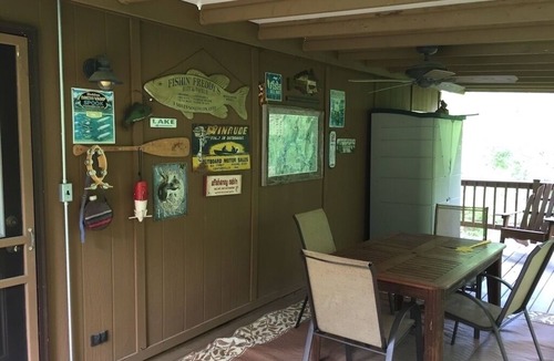 Byrdstown Cabin | The Bear's Den/Dale Hollow Lake/Eagle Cove/Star Pointe