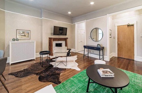 Gold Coast Apartment | The Belcroft - By Oak Street Beach & Luxury Shops