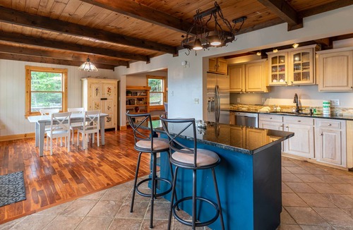 Boone House | The Best Of View - Pet Friendly! Beautiful mountain views just north of Boone!