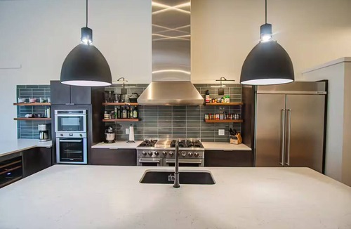Staunton House | The Beverley Loft - Historic Downtown Staunton