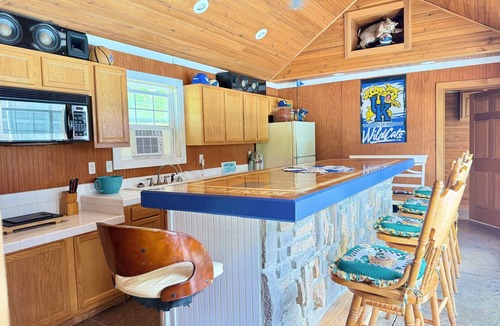 Morehead House | The Big House - Heated Pool, Theater & Pool House Near Cave Run Lake