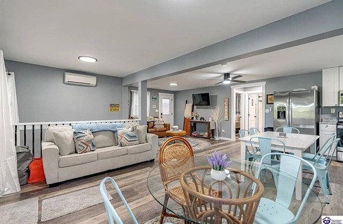 Se Ree House | The Blue Lagoon - Beautiful 4-bedroom house on Rough River Lake in McDaniels, KY