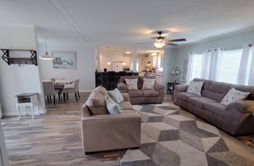Harkers Island House | The Blue Sand Dollar at Harkers Island! Water Views, 4 beds 2 baths!
