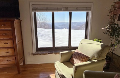 Monteagle House | The Bluff House: Incredible View, Renovated Lux, Close to Area Adventures