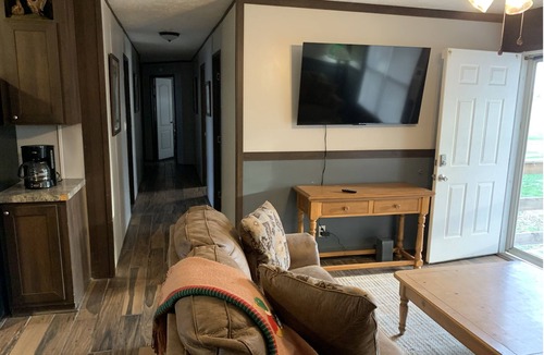 Wynnburg House | The Cabin @ Reelfoot Lake , 4-bedroom mobile home across from Reelfoot Lake