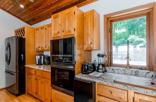 Littleton House | The Chateau at Ferncliff | Beautiful Main Lake Views