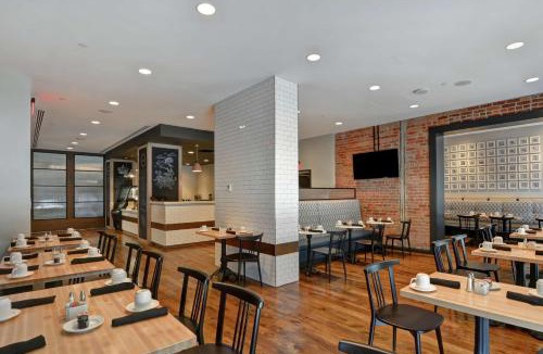 Downtown Cincinnati Hotel | The Cincinnatian Curio Collection by Hilton