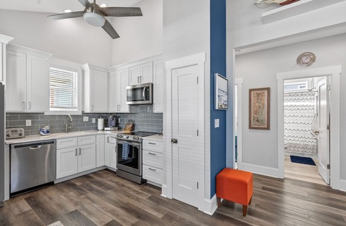 North Carolina Coast Cottage | The CODtage is amazing! 60 steps from beach, 2.5 blks to boardwalk!
