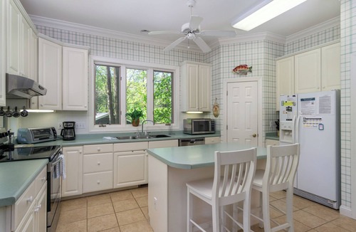 Montreat House | The Cottage | Spacious Montreat Home Within 5-Mintue Walk of Lake Susan!
