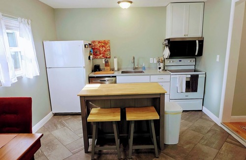 Bardstown House | The Cottage - Wonderful 2-bedroom house with AC, WiFi in charming Bardstown