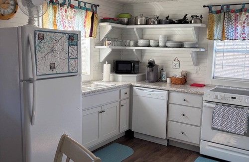 Monticello House | The Cozy Cabell Cottage