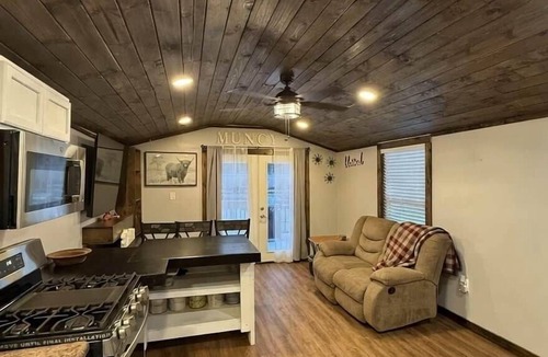 Bluefield House | The Cozy Cow Cottage