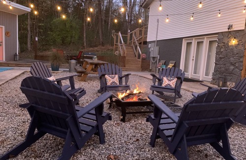 Cookeville Apartment | The Cozy Nook- by Downtown, I-40 & Lake. Wooded view