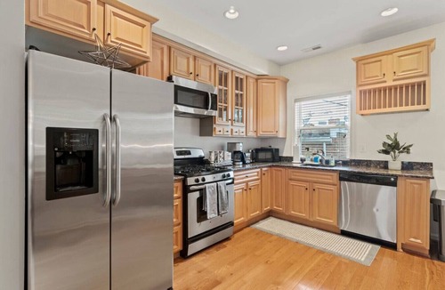 Shaw House | The Douglas | Shaw Townhouse + In-Law Suite