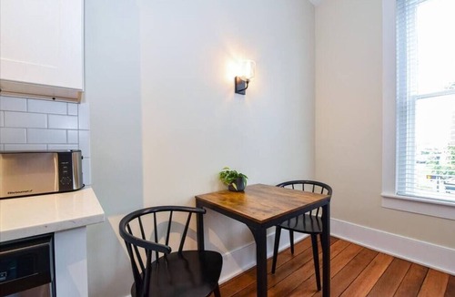 Floyd Apartment | The Farmer's Supply-Unit 201 in Historic Downtown Floyd