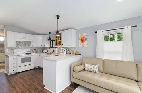 Flat Rock Cottage | The Funky Fuji @Backyard Apple Cottages