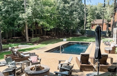 New Irving Park House | The Greensboro Grand Getaway - Luxury GSO Retreat with 6 Bdrms and 4.5 Bths