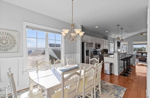 North Carolina Coast Villa | The Happy Place B - Beach Escape Home