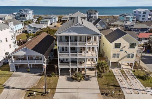 North Carolina Coast Villa | The Happy Place B - Beach Escape Home