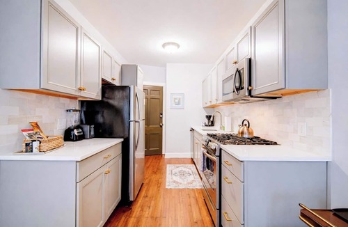 Charlotte Condo | The Home Collection: Elizabeth 1BR Condo · King Bed & Parking · Near Atrium CMC