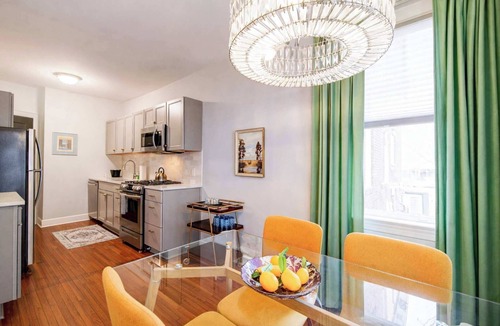 Charlotte Condo | The Home Collection: Elizabeth 1BR Condo · King Bed & Parking · Near Atrium CMC