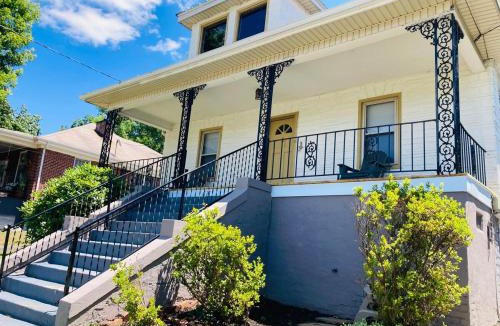 Martinsville House | The Humble House