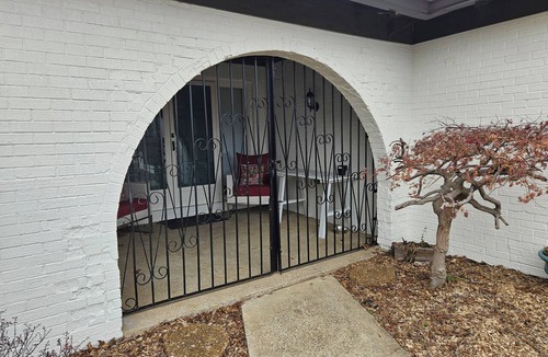 Glasgow House | The Iron Gate. 4-bedroom house in perfect Glasgow with cool AC and comfort