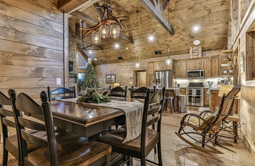 Ellijay Cabin | The Liberty Lookout II | Ellijay, Ga