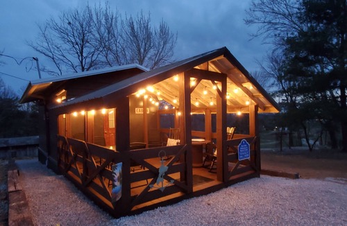 Monticello Cabin | The Little Hideaway at Beaver Creek - 1 mile from Beaver Creek Marina