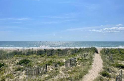 Avon House | The Lost Loggerhead- OBX Ocean view Beach House