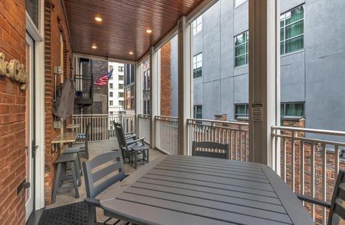 Downtown Nashville Apartment | The Majestic Lofts