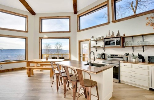 Wildwood House | The Mighty Sycamore Treehouse at Treetop Escapes!