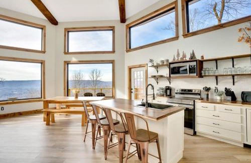 Wildwood House | The Mighty Sycamore Treehouse at Treetop Escapes