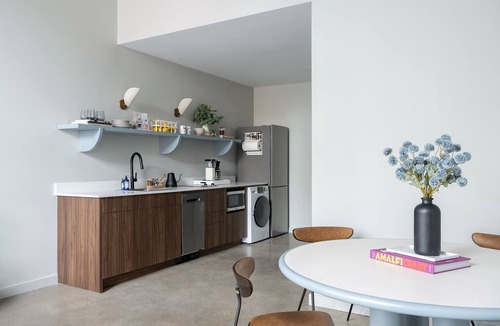 Near West Side Apartment | The Neighborhood Hotel - Little Italy LI