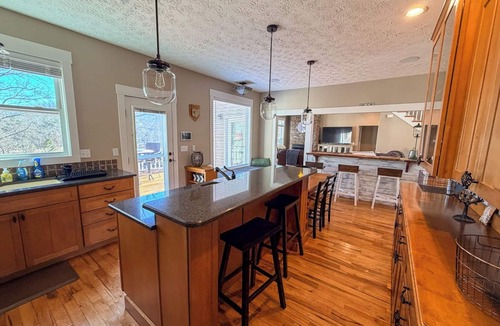 Big Creek House | The Nest at Turkey Cove, Sleeps 22+, Private Dock & Boat Ramp on Norris Lake