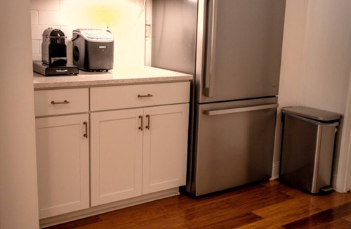 Cold Harbor Apartment | The New Amsterdam Nook 2 Bed - 1 Bath - Full Kitchen - Pool - AC